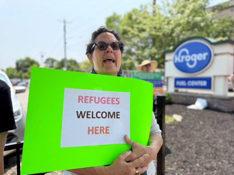 Por los hermanos refugiados