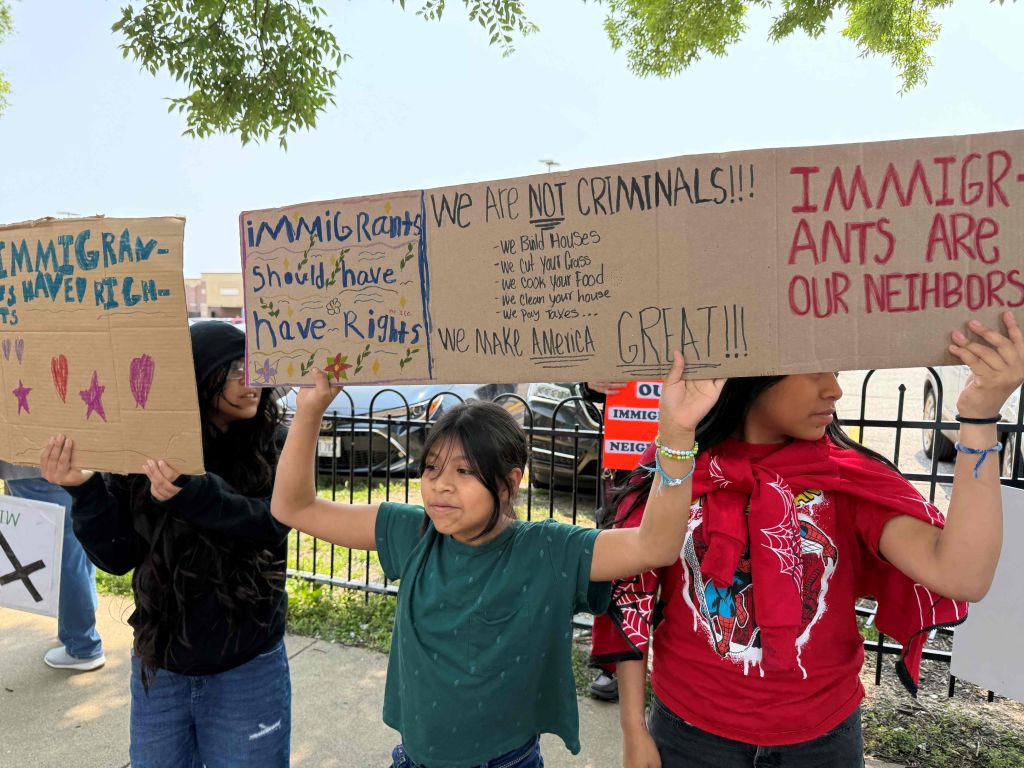 Manifestantes repudian acciones de ICE en Price Hill