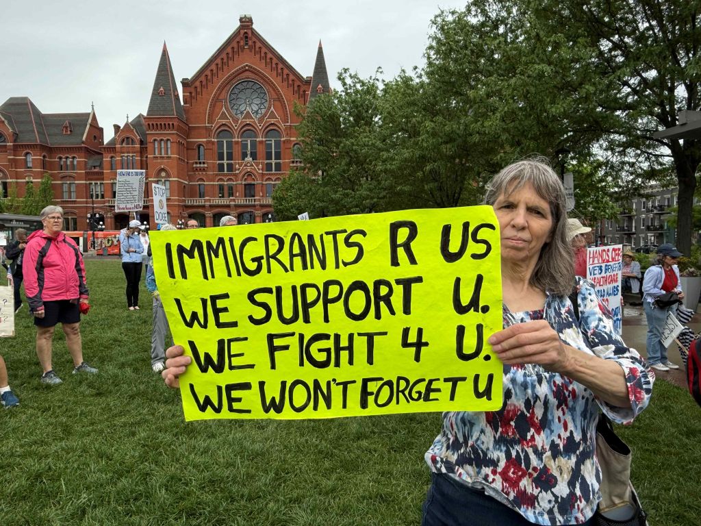 Trump impone proyecto migratorio; estallan protestas en Los Ángeles