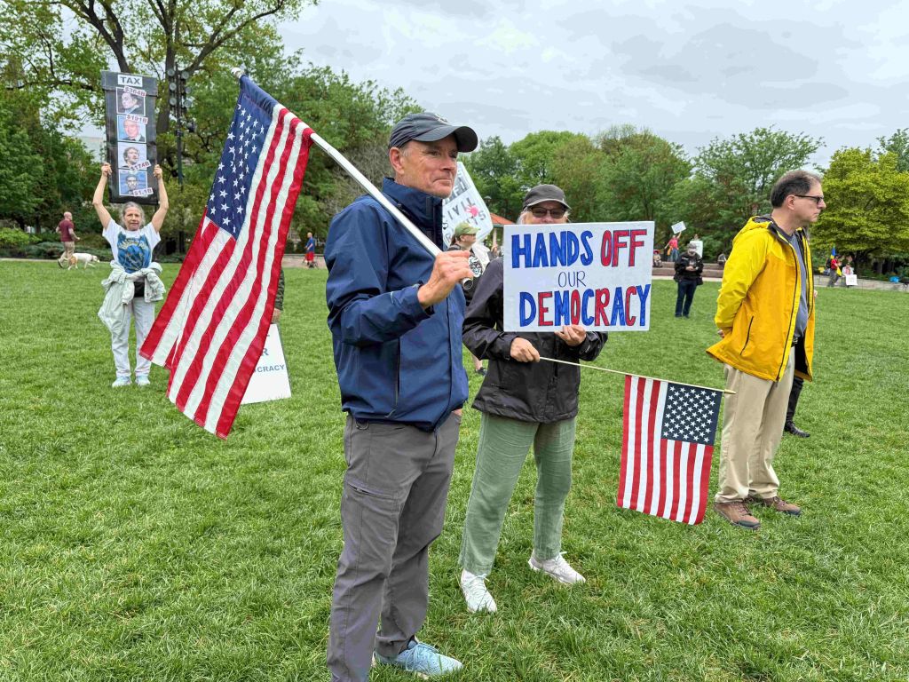 Trump impone proyecto migratorio; estallan protestas en Los Ángeles