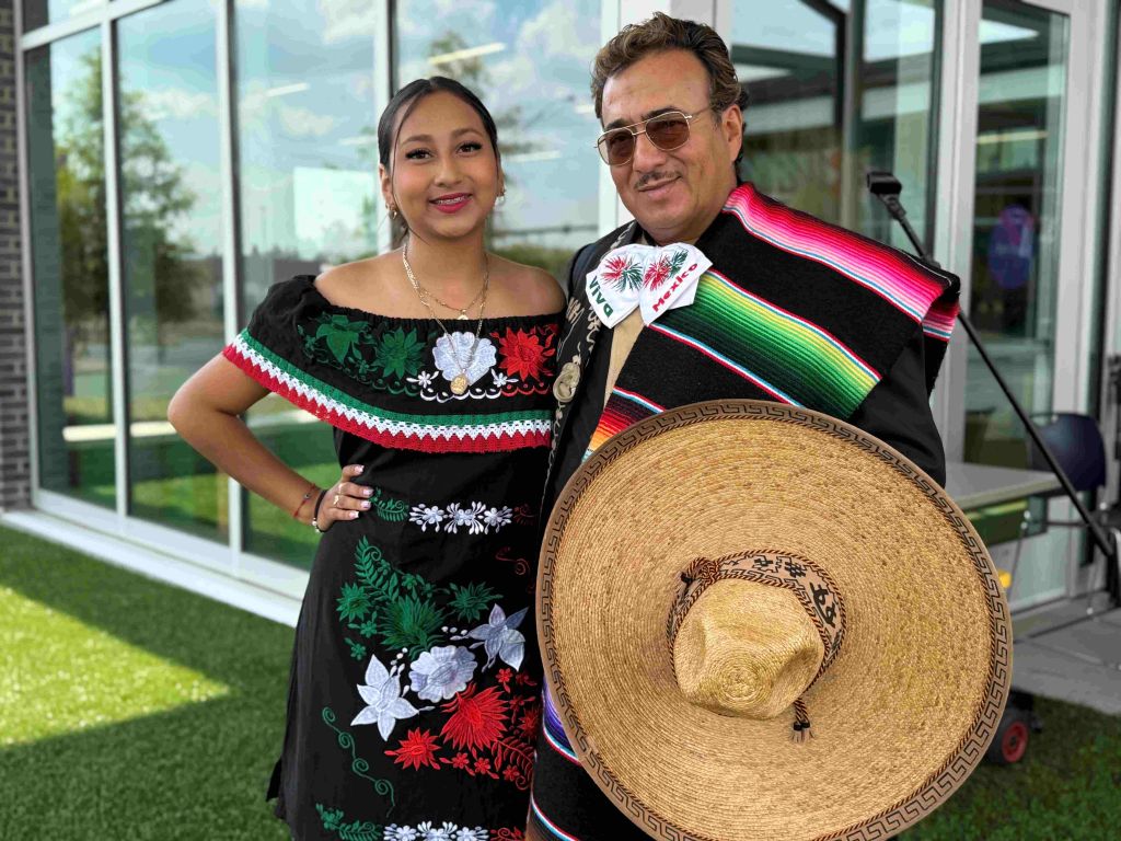 EN OHIO: Ramón y Leslie Pérez cultivan sus tradiciones mexicanas