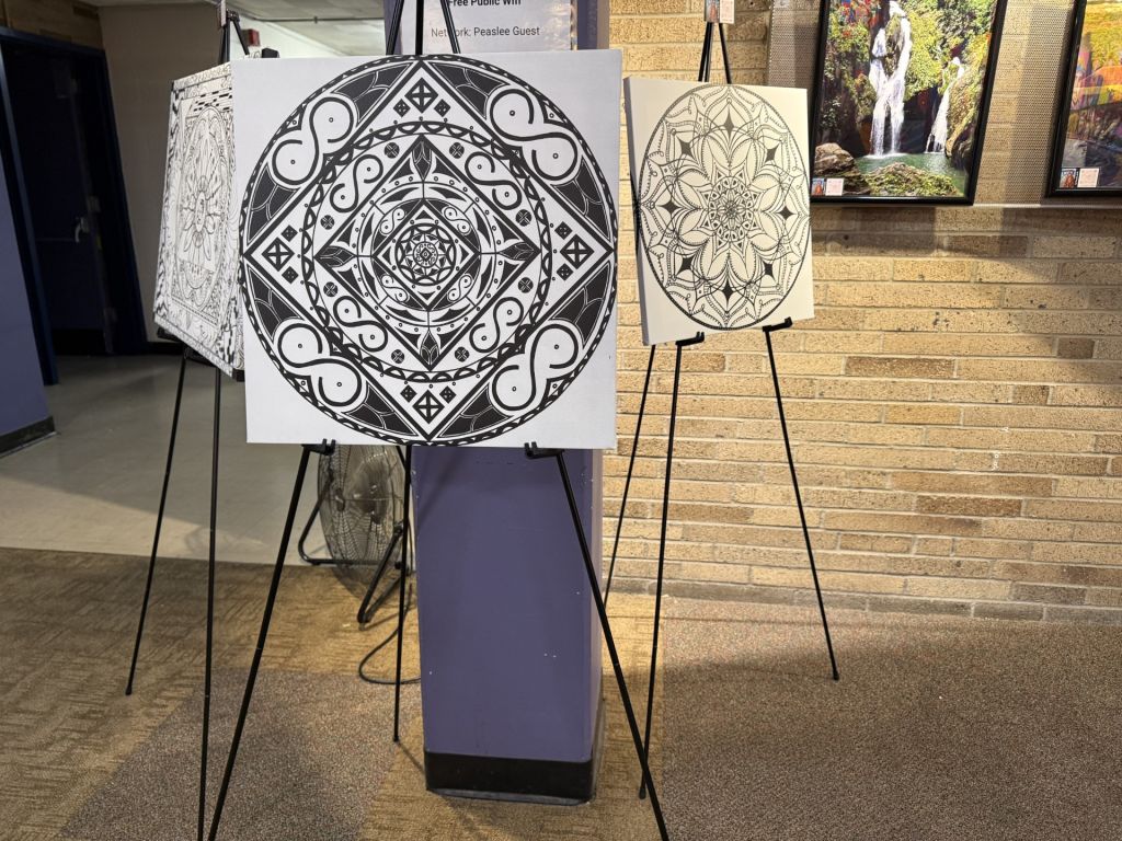 Leyda Martínez de la Mata exhibe fotografías y mandalas