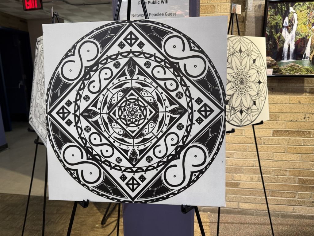 Leyda Martínez de la Mata exhibe fotografías y mandalas