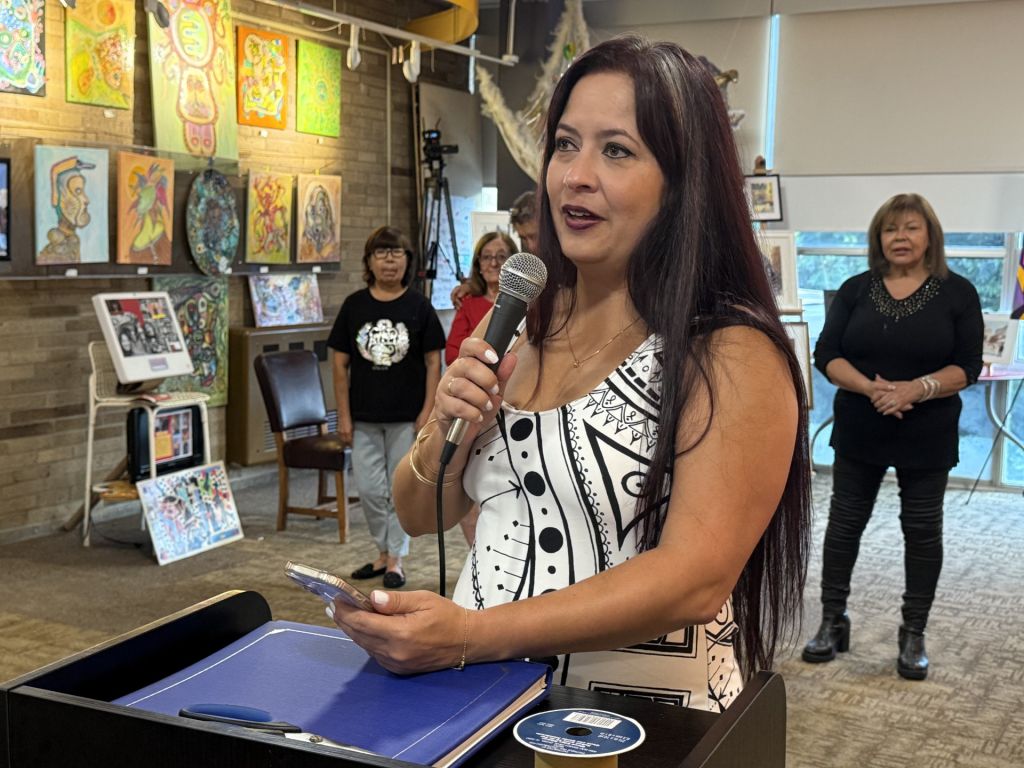 Leyda Martínez de la Mata exhibe fotografías y mandalas