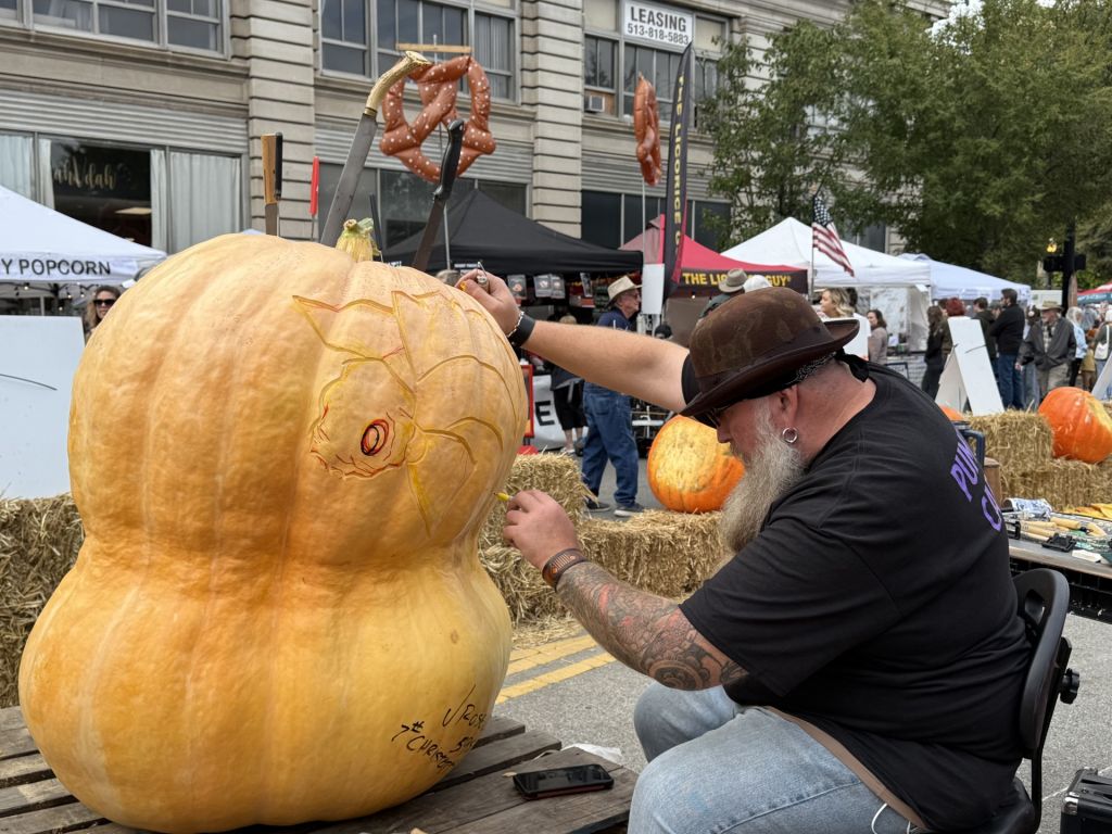Centro histórico de Hamilton se transforma en galería de calabazas