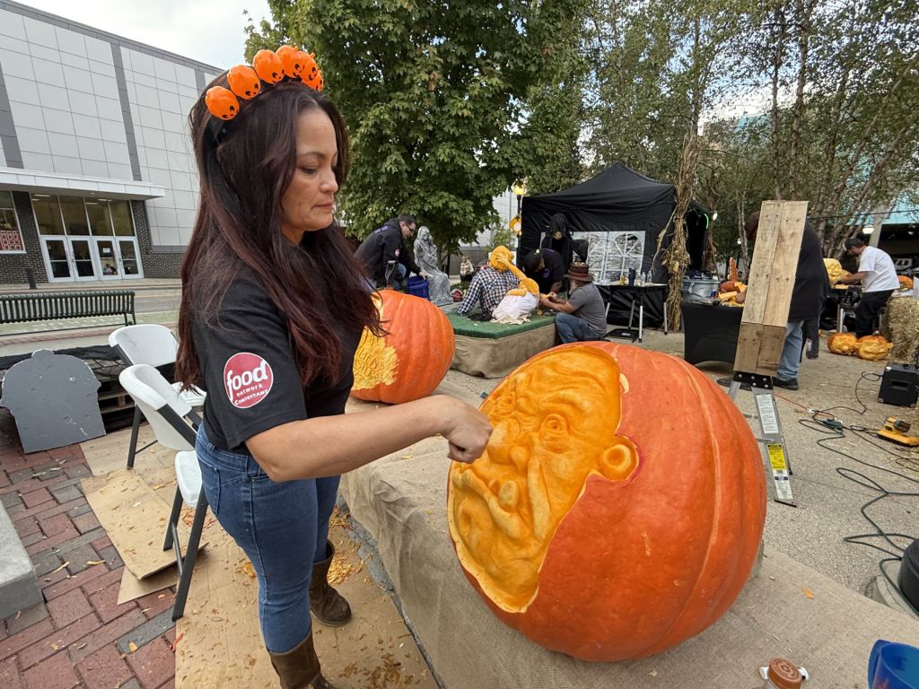 Centro histórico de Hamilton se transforma en galería de calabazas