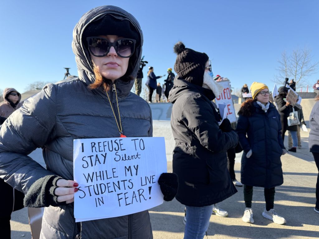 “El pueblo exige que se acaben las deportaciones”