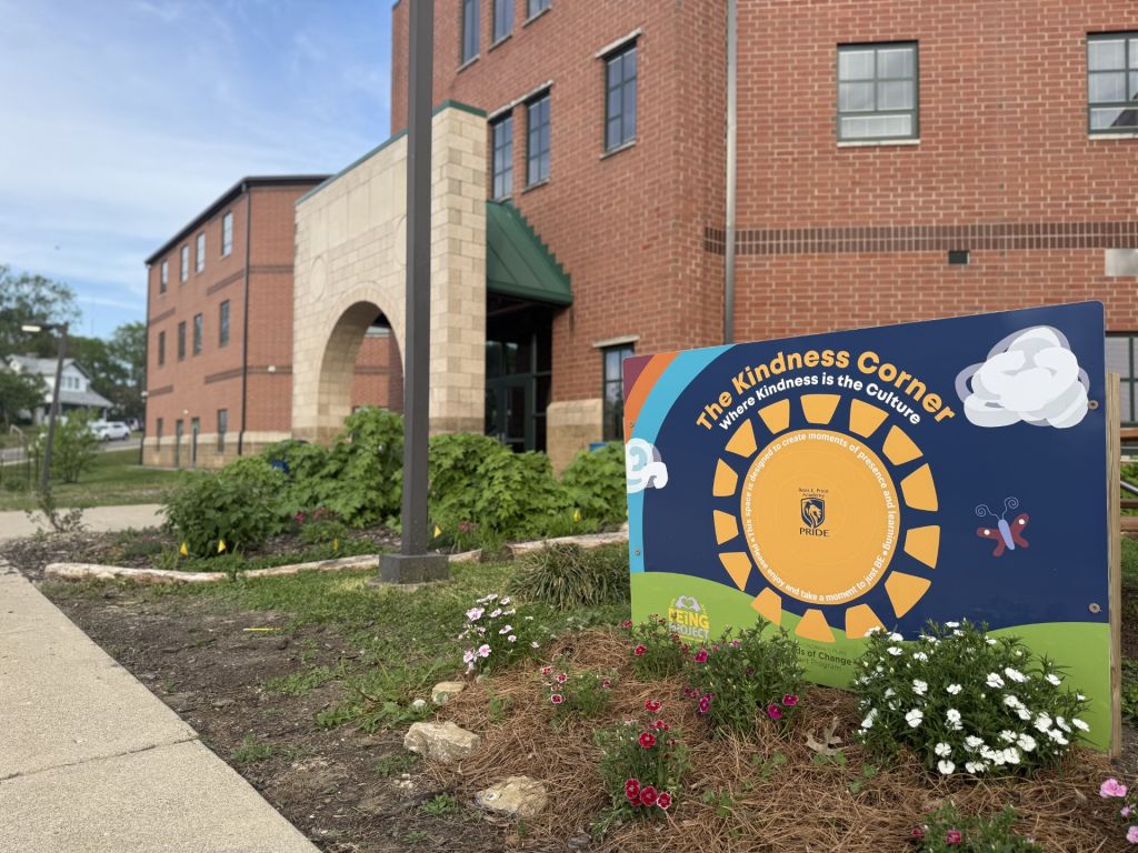 Cuestionan visita no autorizada de oficiales de policía en escuelas