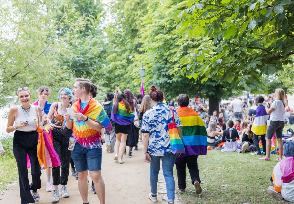 Cartelera artística en el mejor escenario del orgullo LGBTQ+